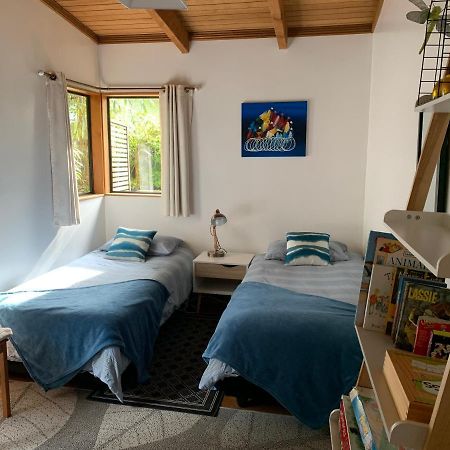Treetop Hideaway - Taupo Holiday Home Buitenkant foto