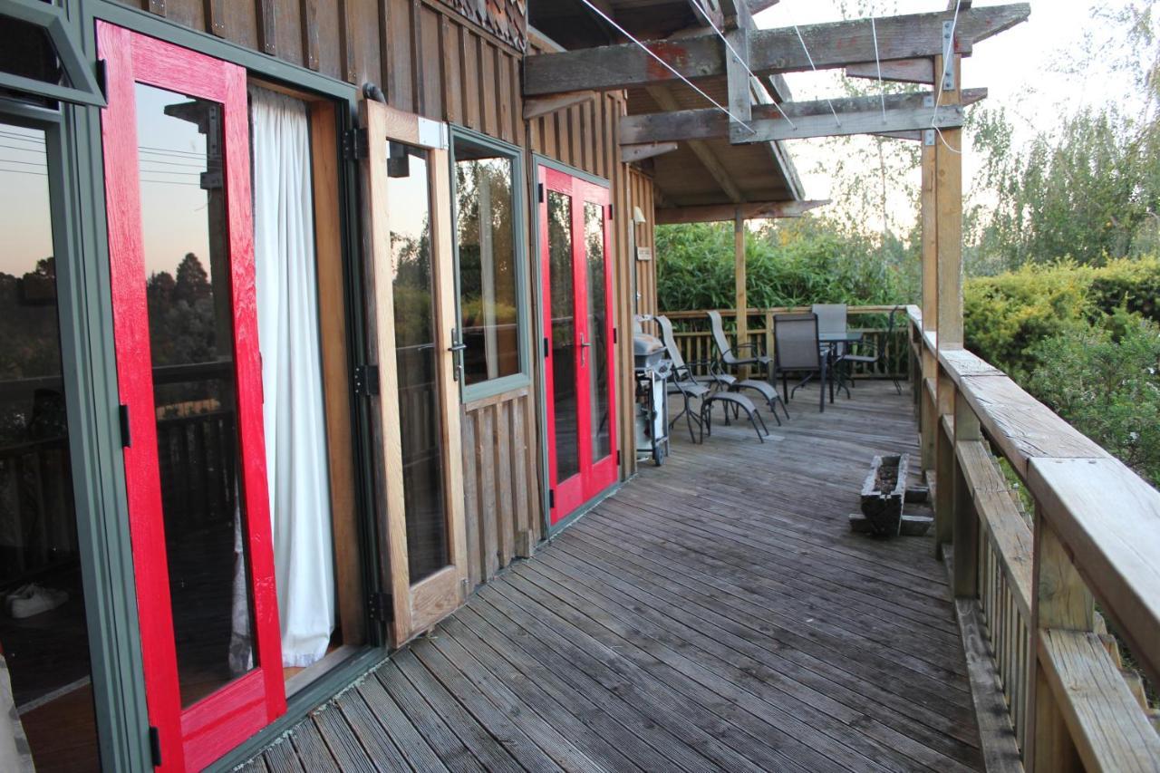 Treetop Hideaway - Taupo Holiday Home Buitenkant foto